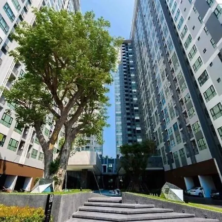 The Base Central อพาร์ตโฮเทล 3*