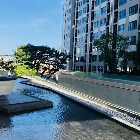 The Base Central อพาร์ตโฮเทล