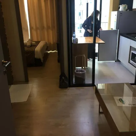 The Base Central อพาร์ตโฮเทล