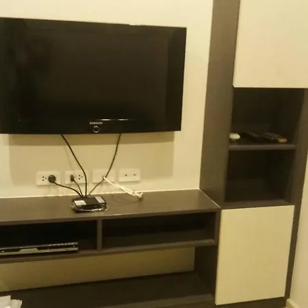 The Base Central อพาร์ตโฮเทล 3*