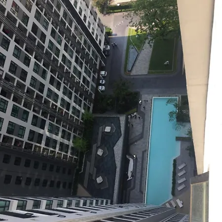 The Base Central 3*
