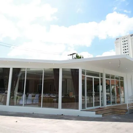 Nice Resort Pattaya Hotel 3*