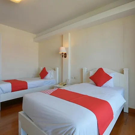 โรงแรม Oyo 109 Ozone Prime 4*