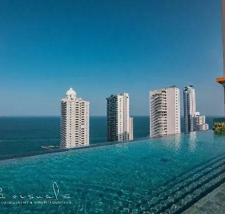 Sky Swimming Pool Riviera Pattaya