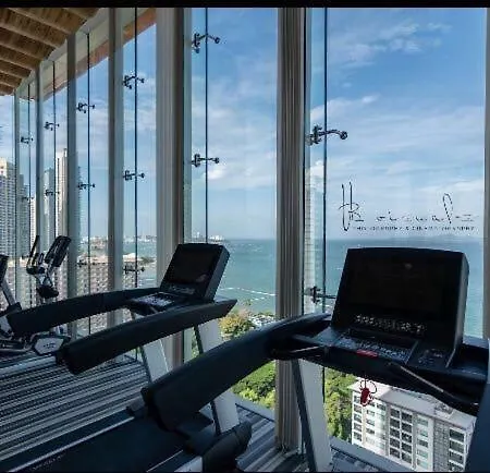 Sky Swimming Pool Riviera อพาร์ตโฮเทล