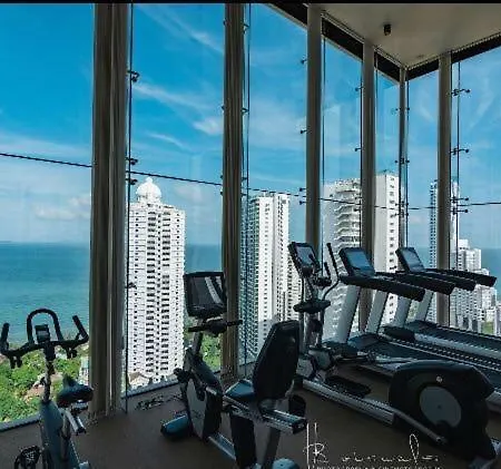 อพาร์ตโฮเทล Sky Swimming Pool Riviera Pattaya