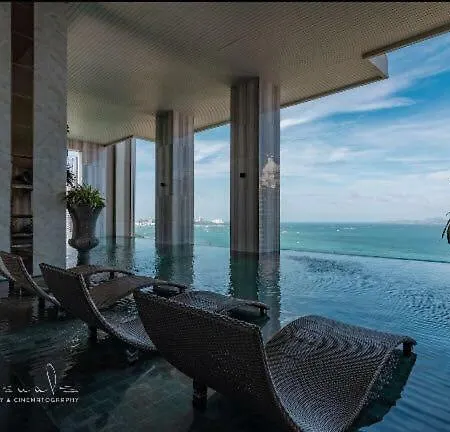 อพาร์ตโฮเทล Sky Swimming Pool Riviera Pattaya