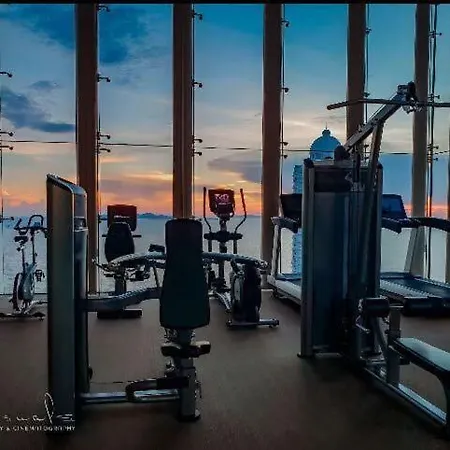 Sky Swimming Pool Riviera อพาร์ตโฮเทล Pattaya