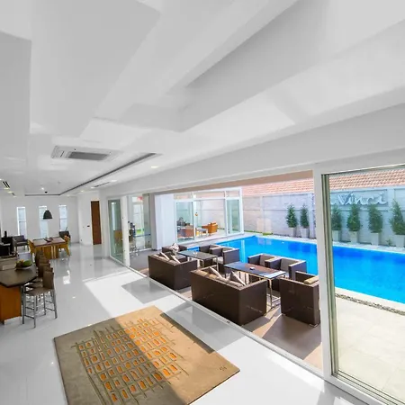 Davinci Pool วิลล่า
