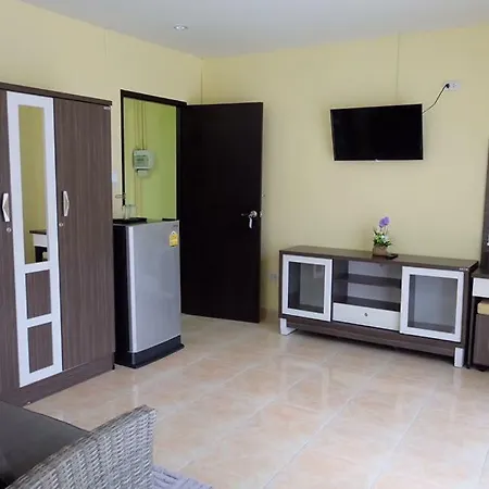Jo House Pattaya โรงแรม *