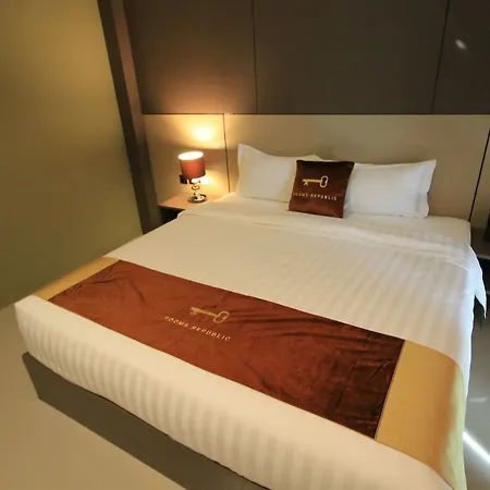 Hotel Republic 3*