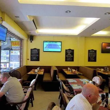 Robin's Nest & Restaurant Guest house