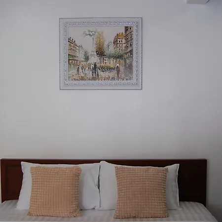 Aparthotel Greenvale Serviced *