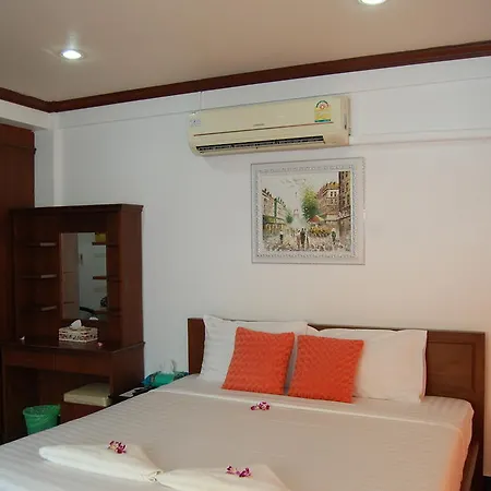 Greenvale Serviced Aparthotel Pattaya