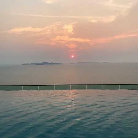 อพาร์ทเม้น Wong Amat Tower Pattaya