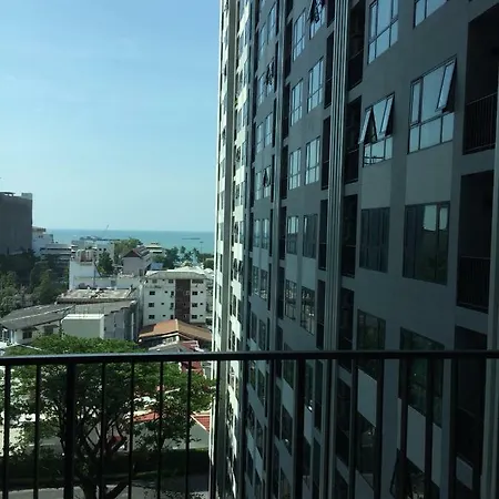 The Base Central อพาร์ตโฮเทล