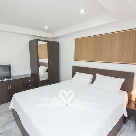 บ้านพัก Golden Lion Pattaya