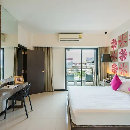 โรงแรม J 4*