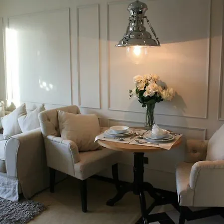 Venetian Signature 3*