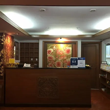 Chada Thai House 3*
