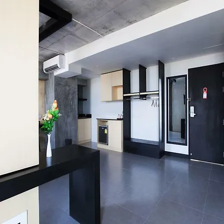 โรงแรม B2 South 3*