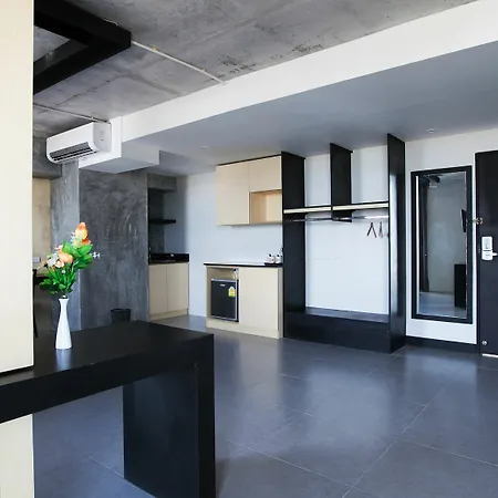 B2 South โรงแรม
