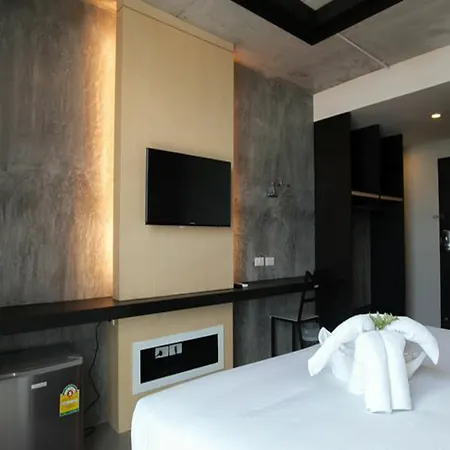 โรงแรม B2 South