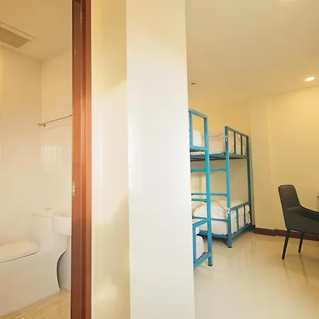 Happy Hostel