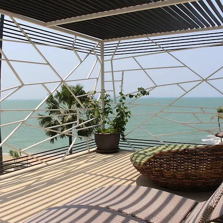 The Palm Wongamat อพาร์ทเม้น *