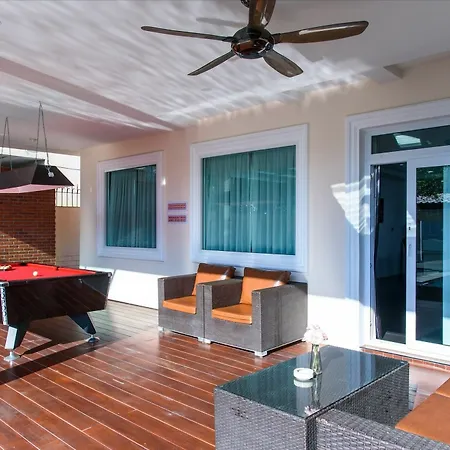 4bd Pool With Jacuzzi - Exquisite Pool A