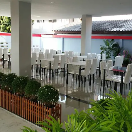 อพาร์ตโฮเทล Bb Grand