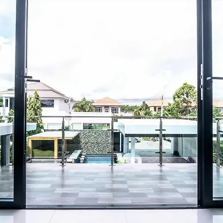 วิลล่า 4bd Pool With Jacuzzi - Exquisite Pool A Pattaya