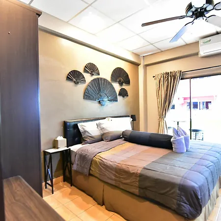The Golf Club บ้านพัก 3*