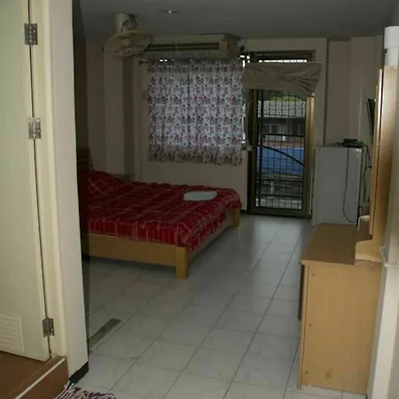 Ryan's Bar Guest house 2*