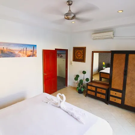 Grande Adam Private Pool วิลล่า Pattaya