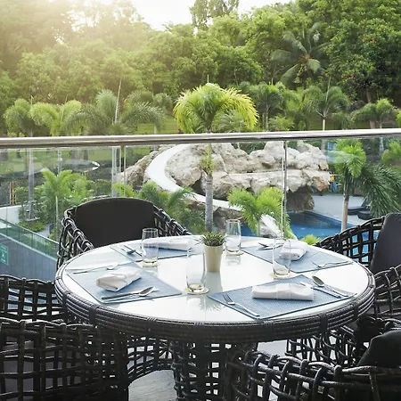 โรงแรม Amari Residences 5*