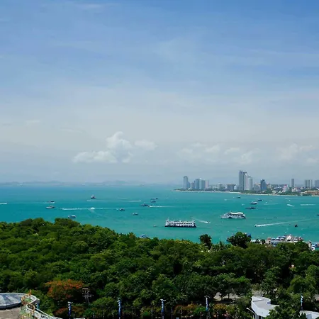 โรงแรม Amari Residences 5*