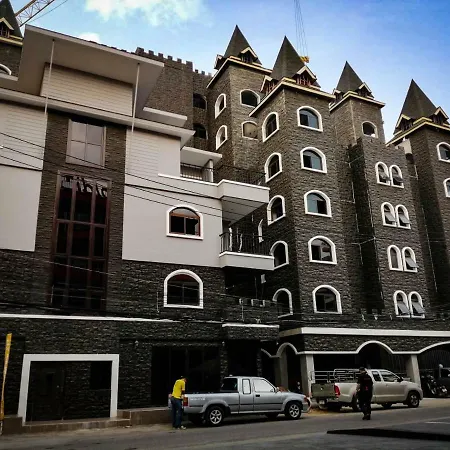 โรงแรม Castle Suites