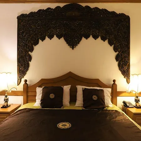 Right Spot Hotel *