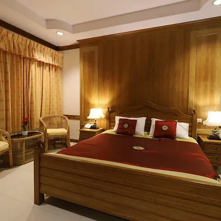 Right Spot Hotel *