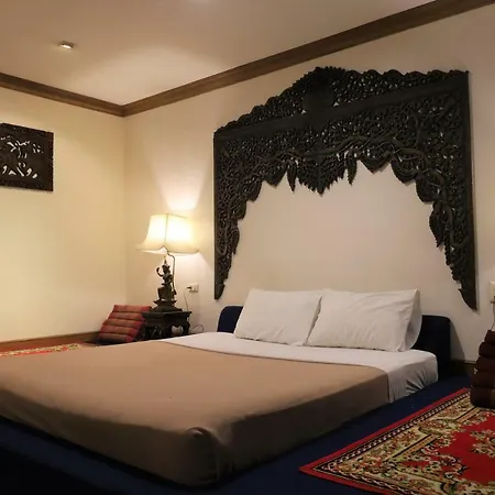 Right Spot Hotel *