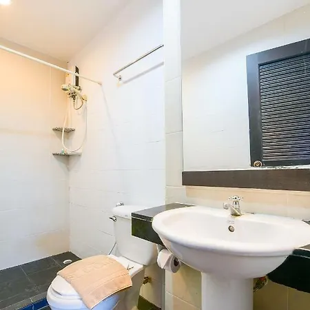 โรงแรม Oyo 273 M Place 2*