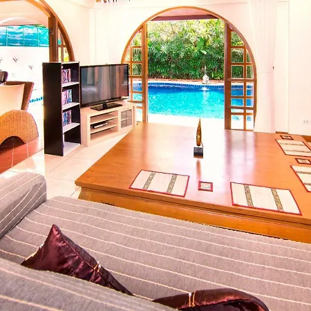 Villa Grand Condo Lotus Pool Villa Near The Beach Pattaya