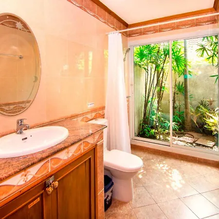 Villa Grand Condo Lotus Pool Villa Near The Beach Pattaya