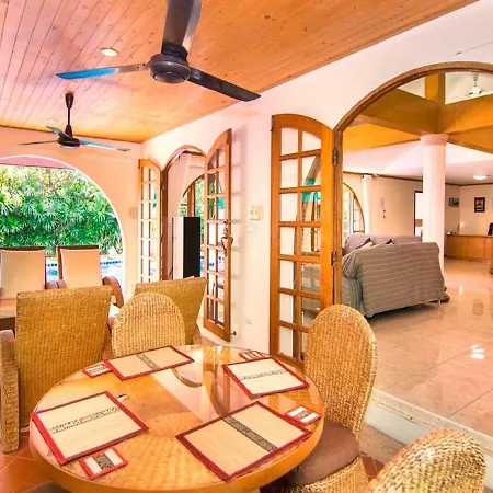 Grand Condo Lotus Pool Villa Near The Beach Villa Pattaya