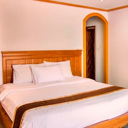 Grand Condo Lotus Pool Villa Near The Beach Pattaya