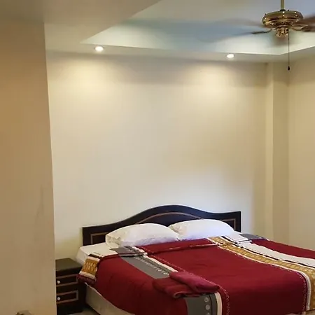 Parinya's Inn 2*