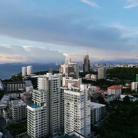 The Peak Towers Sea View * Pattaya