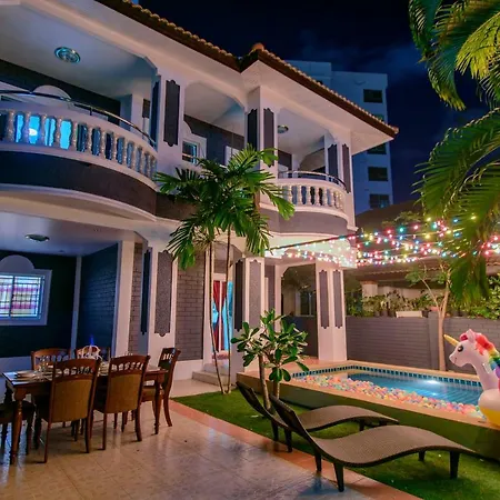 Exquisite Pool D บ้านพัก *