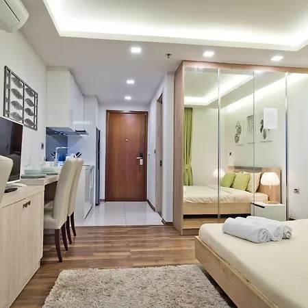 Stylish In Peak Towers Apartment